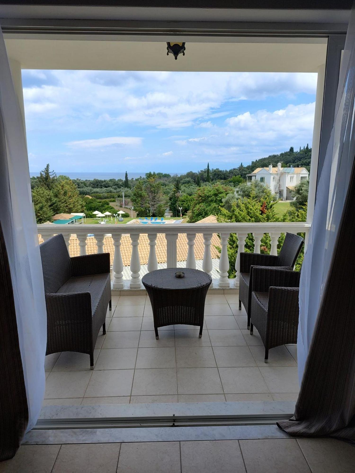 Rebecca'S Village Corfu Hotel Karousádes 外观 照片